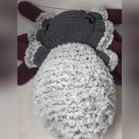 Giant Crochet Fuzzy Spider Hand Made Soft And Fluffy Safety Eyes Faux Fur Yarn - Picture 7 of 11